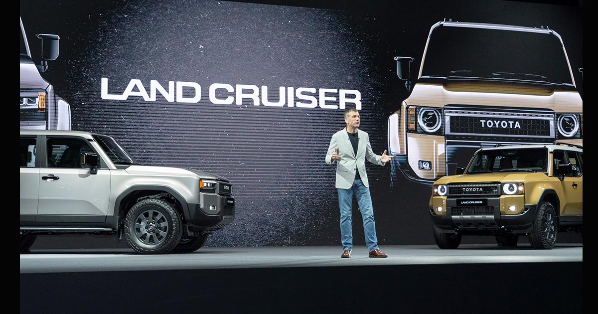 歴代ランドクルーザー ピンバッジセット トヨタ ランドクルーザー300発売記念 歴代ランドクルーザーピンバッジセット 歴代ランドクルーザー